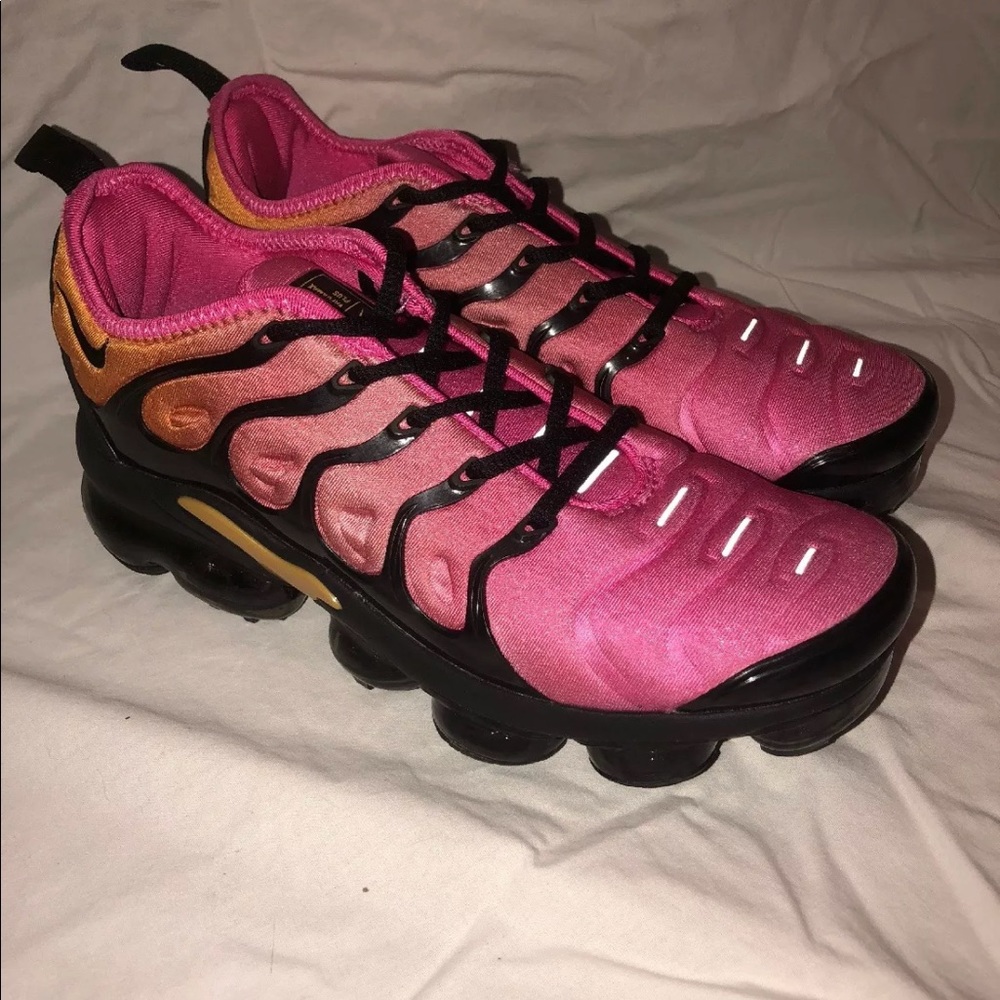 Nike Women’s Air Vapormax Plus Sherbet No Box